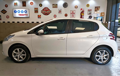 Imagen 3 de 7 de Peugeot 208 2016 1.5 Allure Touchscreen