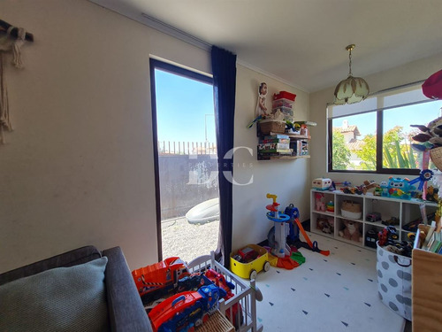 Casa En Venta De 3 Dorm. En Colina Piedra Roja Chicureo