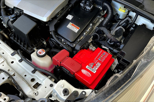 Toyota Prius 1.8 Base Cvt