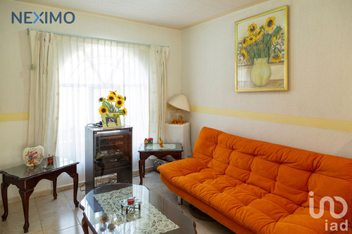 Venta Casa 4 Ambientes Santa Úrsula Zimatepec