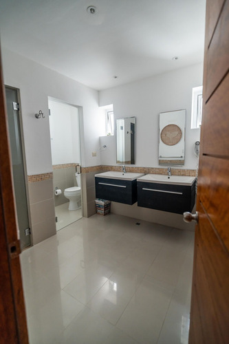 Venta De Apartamento En Ciudad Las Canas, Cap Cana.