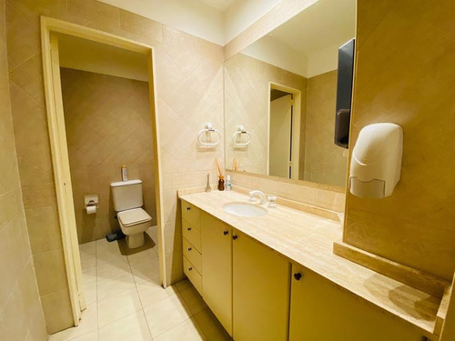 Imagen 15 de 21 de Oportunidad!! Venta Oficina: 263 M2 · 3 Cocheras Fijas · Impecable!