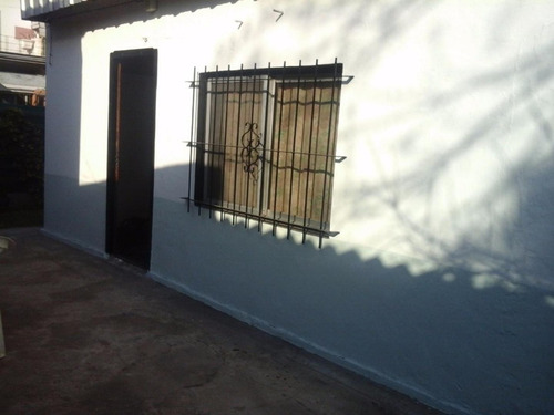 Importante Chalet En 2 Plantas + Departamento 3 Amb (fondo)