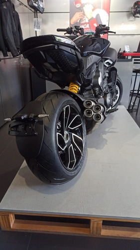 Diavel V4 1158