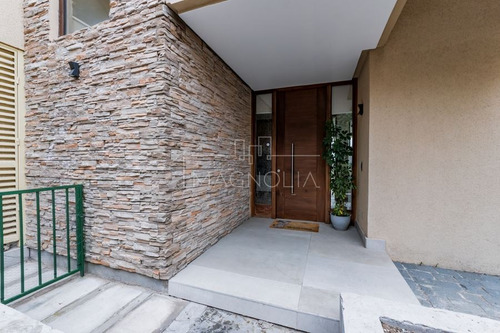 Casa En Venta De 4 Dorm. En Lo Barnechea