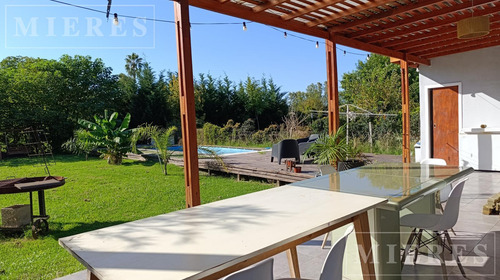 Casa En Venta Barrio Semi Cerrado En Loma Verde.