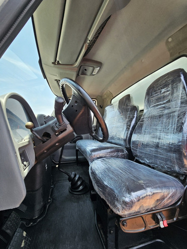 International 4300 Modelo 2015 Plataforma 7.60 Metros