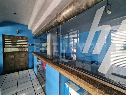 Local Comercial Con Oficinas Y Bodega En Colonia Chulavista Puebla