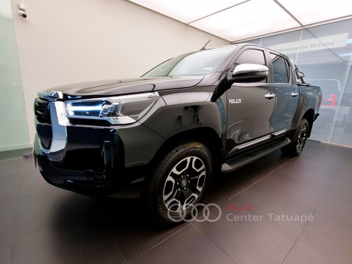 Toyota Hilux 2.8 D-4D TURBO DIESEL CD SRX 4X4 AUTOMÁTICO