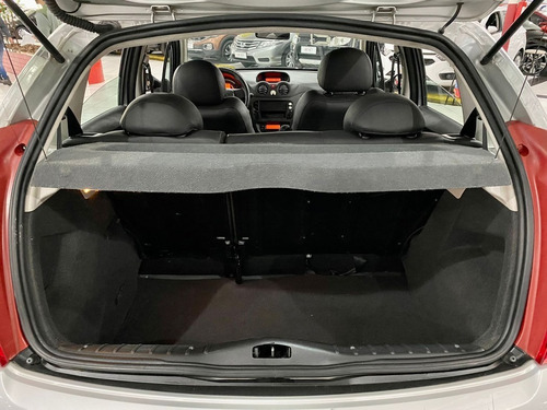 Imagem 7 de 11 de Citroen C3 1.4 I Exclusive 8v 2012