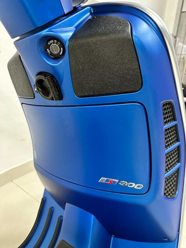 Imagen 13 de 15 de Vespa Super Sport 300 Hpe Retro Scooter Permutas Bbva 0 %