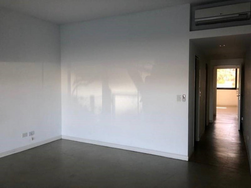 Imagen 4 de 14 de Planta Baja Al Rio Con Jardín En Venta En El Yacht, Nordelta, Tigre