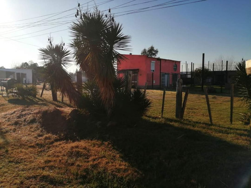 Casa Muy Amplia De Dos Plantas En Casupá Depto De Florida