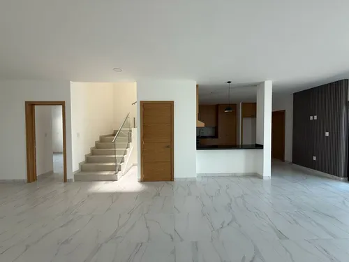 Residencia En Venta En Milenio Iii, Cotto Milenio, 4 Recámaras, Estudio, 5.5 Bañ