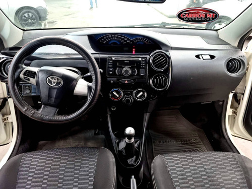 Imagem 6 de 8 de Toyota Etios Cross 1.5 16v Flex 4p Manual