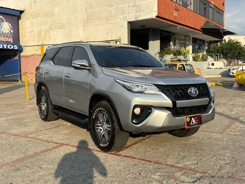 Toyota Fortuner Sw4 2.4 4x2 At Diesel