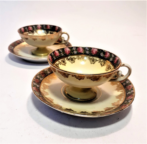 Dos Antiguas Tazas De Café En Porcelana Decorada Con Oro