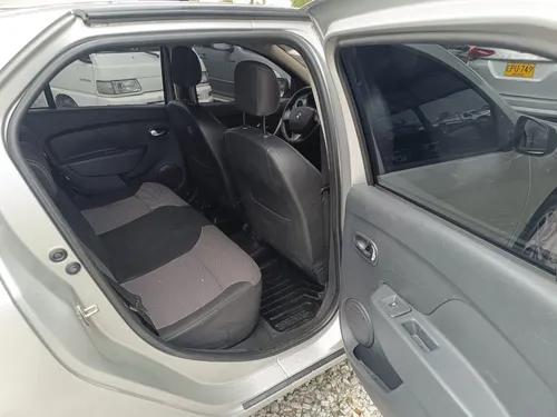 Renault Logan 1.6 Privilege / Intens