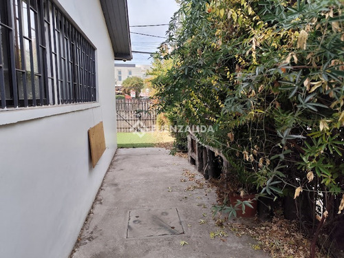 Casa En Venta De 3 Dorm. En Ñuñoa