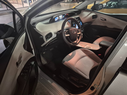 Toyota Prius 1.8 Premium Cvt