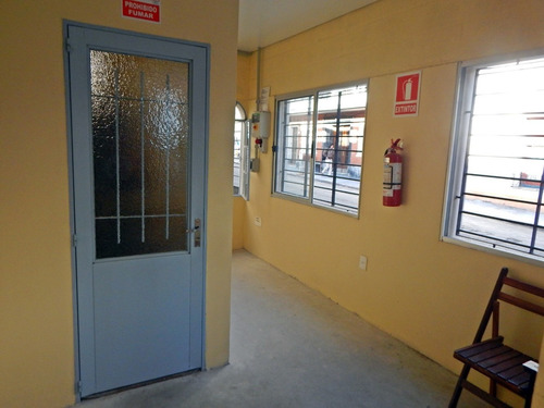 Imagen 13 de 13 de Venta Estacionamiento En Ciudad Vieja - Trabajando A Full !!