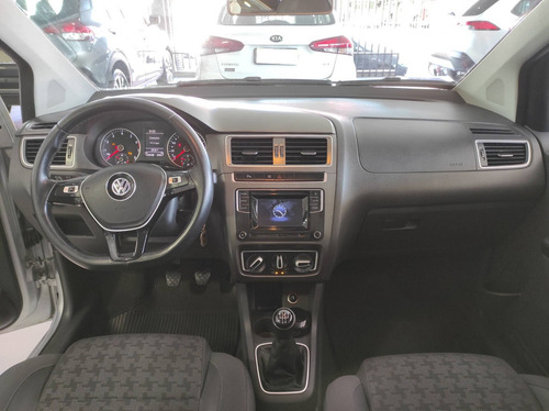 Imagem 8 de 9 de Volkswagen Fox 1.6 Msi Comfortline 8v Flex 4p Manual