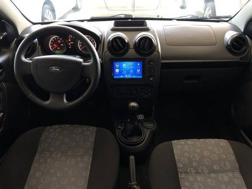 Imagem 5 de 9 de Ford Fiesta 1.6 Rocam 8v Flex 4p Manual