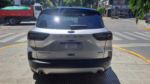 Imagen 5 de 17 de Ford Kuga 2.5 Titanium Hibrida