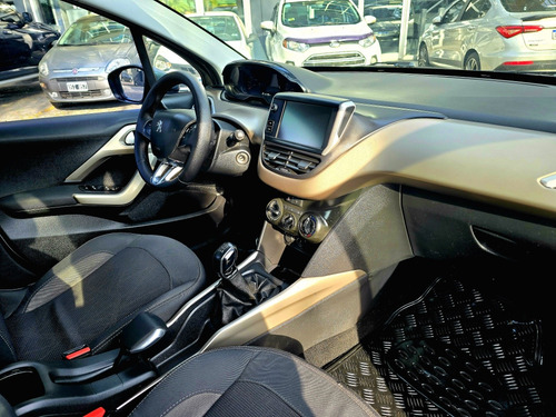 Peugeot 2008 1.6 Allure