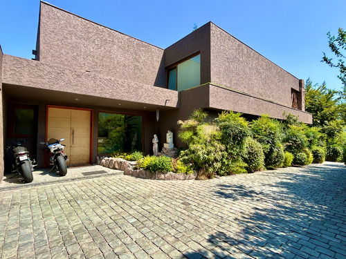 Condominio / Exclusiva Y Amplia Casa
