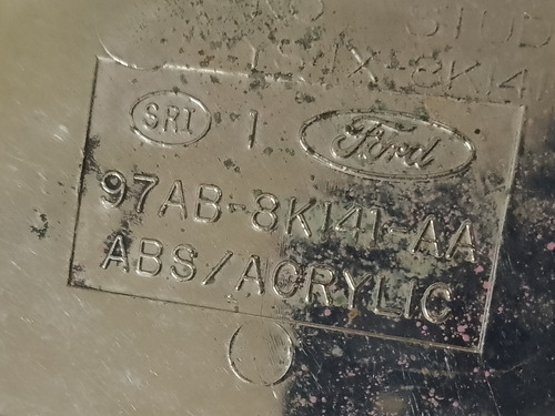 Emblema Ford Focus 97ab-8k141-aa Manchado Original Usado (Usado)