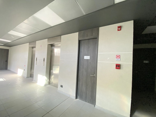 Oficina Bcenter Consistorial  Incluye   Est Y Bod Sub