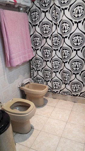 Imagen 8 de 11 de Departamento 4 Ambientes En 1er Piso Por Escalera