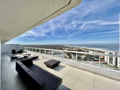  Penthouse En La Brava Con Hermosa Vista 