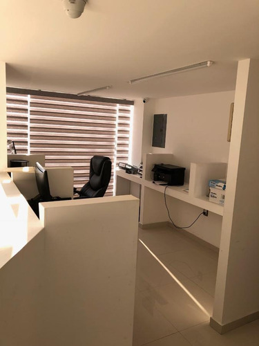 Imagen 20 de 20 de Local Comercial En Venta O Renta, Con Cubiculos Y Tapanco, En Cumbres Del Lago, Juriquilla Queretaro.