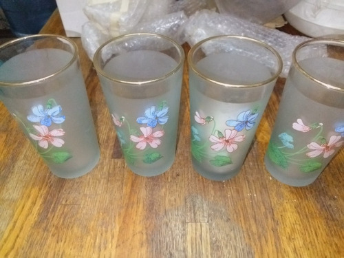 Juego De 4 Vasos,,de Vidrio Floreados,, Nuevos 