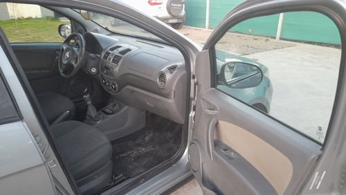 Imagen 6 de 15 de Fiat Grand Siena 2014 1.6 Essence 115cv
