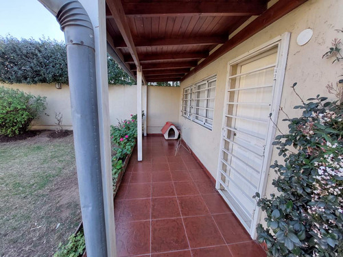 Imagen 13 de 23 de Casa En Venta De 4 Dormitorio Jardines Del Jockey