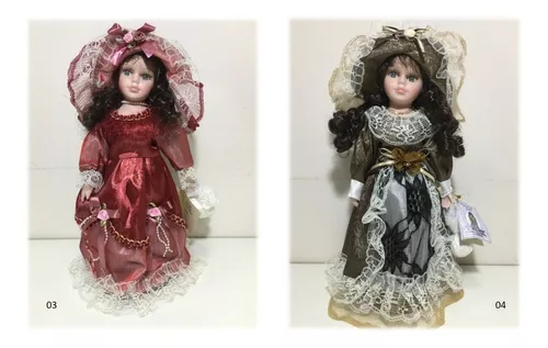 Boneca Antiga De Porcelana Com Roupa De Época Com Suporte