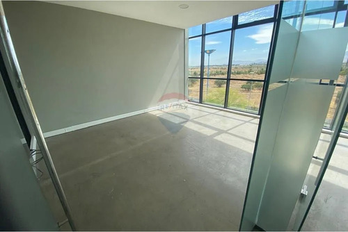 Bodega Con Oficina En Arriendo, Pudahuel, Santiago