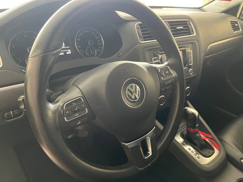 Volkswagen Jetta 2.0 Tsi Highline 4p 211 hp