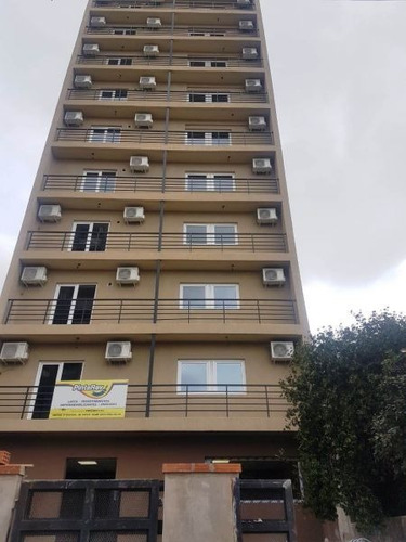 Venta Departamento Monoambiente En Edificio Itati 8