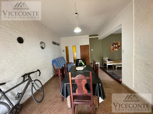 Casa 135 M2 Calle Rojas Nº 576 E/ Almafuerte Y Jose Hernandez, Brandsen.