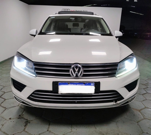 Imagen 17 de 25 de Volkswagen Touareg 4.2 V8 Premium 2017