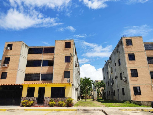 Imagen 1 de 15 de Se Vende Apartamento En Res. Buenaventura Los Guayos