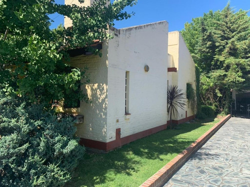 Imagen 16 de 29 de Casa En Venta De Country Champagnat Con Muy Buen Parque Y 2 Dorms