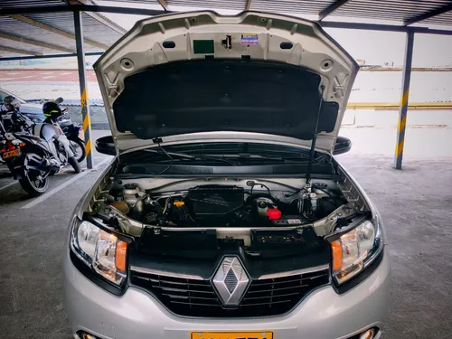 Renault Logan 1.6 Expression / Life +