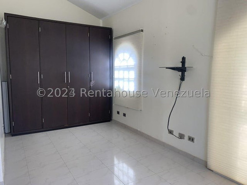 Tonwhouse En Alquiler Milagro Norte Mls #24-22357 Rq