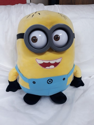 Minion De Pelúcia 25cm Olhos Em Alto Relevo Presente Criança