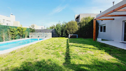 Imagen 27 de 30 de Casa Barrio Cerrado Laguna Azul Pileta Ezeiza